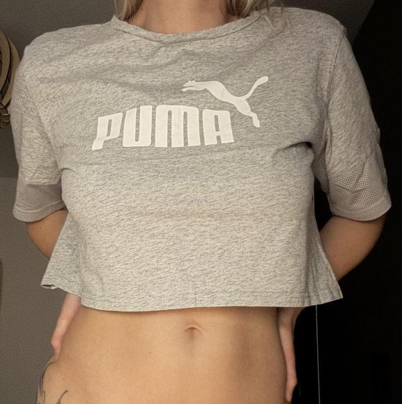 Getragenes Sportshirt