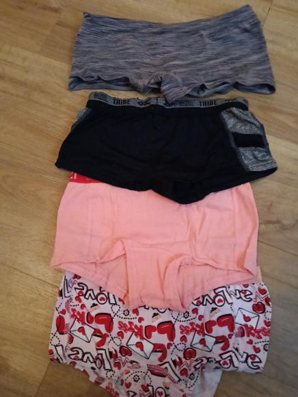 4 getragene Hotpants