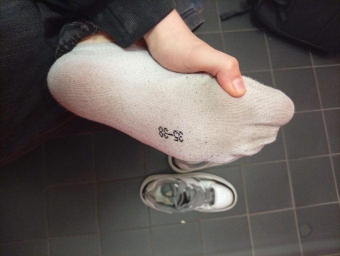 Extrem stark riechende Socken ( seit drei Tagen nicht gewaschen und Sport mit gemacht)